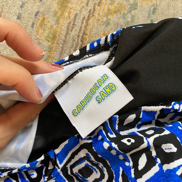 Geometric print one piece - Picture 4 of 4